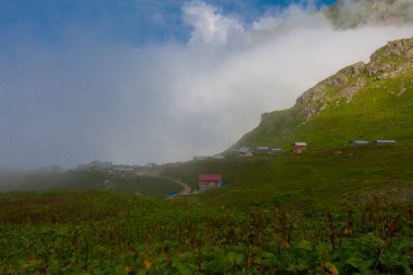 Ambarl Platosu, Rize 'nin Amlhemin ilçesinin dağlık bir bölgesinde yer alan bir platodur. Amlhemin 'den 46 km, Hemin' den 42 km ve Ayeli 'den 57 km uzaklıktadır..