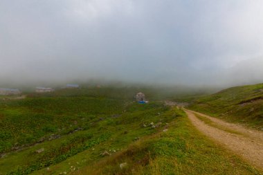 Ambarl Platosu, Rize 'nin Amlhemin ilçesinin dağlık bir bölgesinde yer alan bir platodur. Amlhemin 'den 46 km, Hemin' den 42 km ve Ayeli 'den 57 km uzaklıktadır..