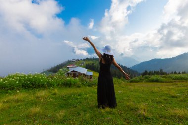 Ziyaret edilecek yerler. Pokut Platosu - Rize. Frtna ve Hala nehirlerinin oluşturduğu vadiler arasında, Amlhemin Bölgesi 'nin güneyinde yer alan plato. ...