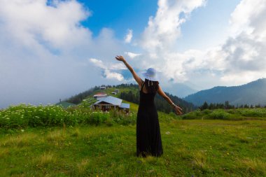 Ziyaret edilecek yerler. Pokut Platosu - Rize. Frtna ve Hala nehirlerinin oluşturduğu vadiler arasında, Amlhemin Bölgesi 'nin güneyinde yer alan plato. ...