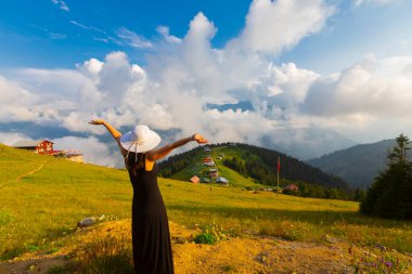 Ziyaret edilecek yerler. Pokut Platosu - Rize. Frtna ve Hala nehirlerinin oluşturduğu vadiler arasında, Amlhemin Bölgesi 'nin güneyinde yer alan plato. ...