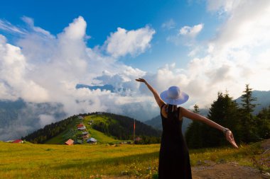 Ziyaret edilecek yerler. Pokut Platosu - Rize. Frtna ve Hala nehirlerinin oluşturduğu vadiler arasında, Amlhemin Bölgesi 'nin güneyinde yer alan plato. ...