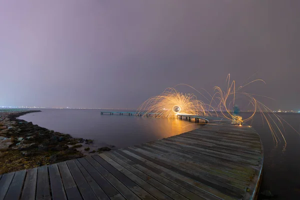 Ein Steg Der Als Beispiel Für Langzeitbelichtungsfotos Und Seine Fotos — Stockfoto