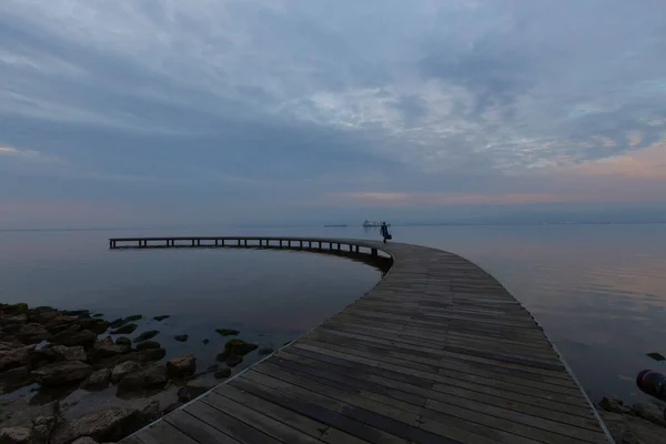 Ein Steg Der Als Beispiel Für Langzeitbelichtungsfotos Und Seine Fotos — Stockfoto