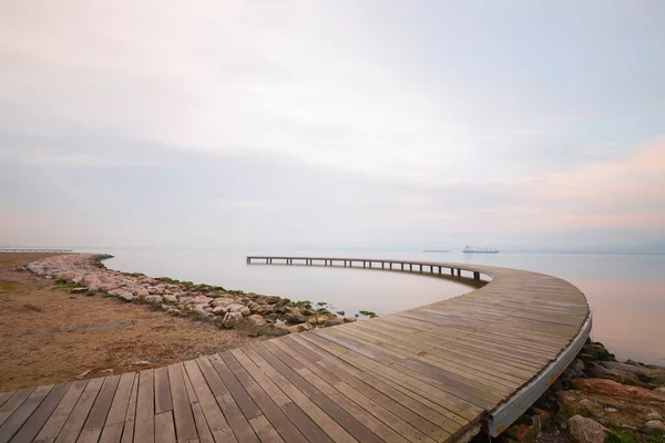 Ein Steg Der Als Beispiel Für Langzeitbelichtungsfotos Und Seine Fotos — Stockfoto