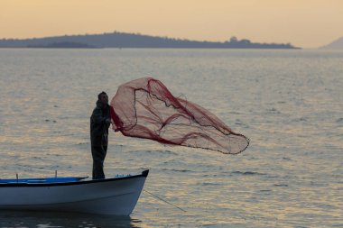 Ziyaret edilecek yerler. Uluabat / Apolyont Gölü - Bursa. Uluabat Gölü zengin biyolojik çeşitliliğiyle ülkemizin önemli göllerinden biridir..