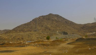 Arafat, Suudi Arabistan 'da. Burası Adem ve Havva 'nın cennetten düştükten sonra buluştukları yer.