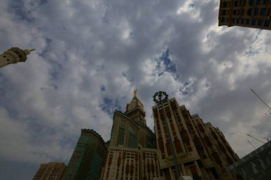 Müslümanların kutsal yeri, Kabe / Suudi Arabistan 'ın giriş kapısı ve minareleri.