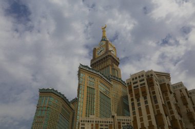 Müslümanların kutsal yeri, Kabe / Suudi Arabistan 'ın giriş kapısı ve minareleri.