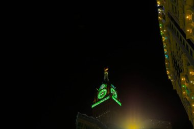 Müslümanların kutsal yeri, Kabe / Suudi Arabistan 'ın giriş kapısı ve minareleri.