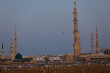 Cennet 'l-Baki Medine' deki ilk Müslüman mezarlığıdır. Bu mezarlık Mescid an-Nabawi 'ye ve doğu yakasına çok yakın..