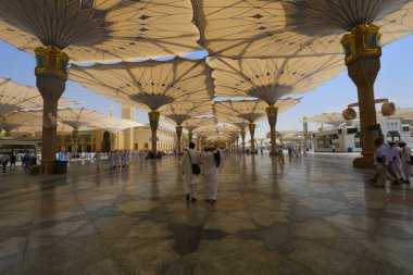 Medina, KSA. Peygamber 'in mezarı yeşil kubbenin altında..