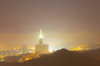 Zamzam Kulesi ve Mekke 