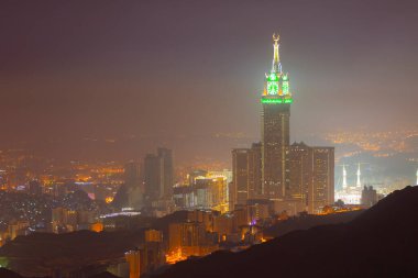 Zamzam Kulesi ve Mekke 