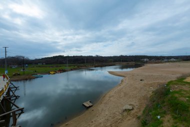 Kyky, Krklareli ilinin sınırları içinde bulunan ve doğal güzellikleriyle göze çarpan Vize ilçesine bağlı bir sahil kasabasıdır..