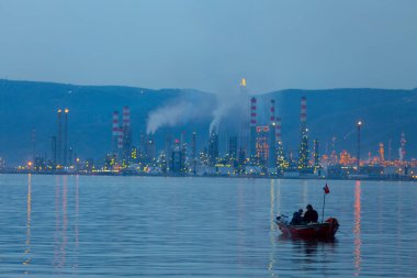 Türkiye Petrol Rafinerileri veya kısaca TPRA, 1983 Batman, zmir, İzmit 'teki dört kamu petrol rafinerisi ile Kirikkale şirketini birleştirerek bir çatı olarak kuruldu.