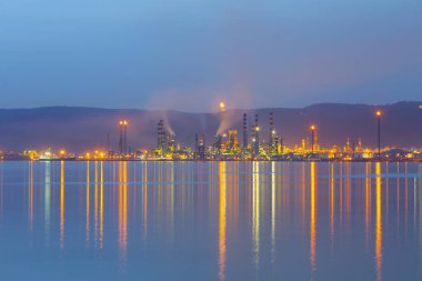 Türkiye Petrol Rafinerileri veya kısaca TPRA, 1983 Batman, zmir, İzmit 'teki dört kamu petrol rafinerisi ile Kirikkale şirketini birleştirerek bir çatı olarak kuruldu.