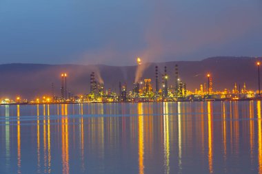 Türkiye Petrol Rafinerileri veya kısaca TPRA, 1983 Batman, zmir, İzmit 'teki dört kamu petrol rafinerisi ile Kirikkale şirketini birleştirerek bir çatı olarak kuruldu.