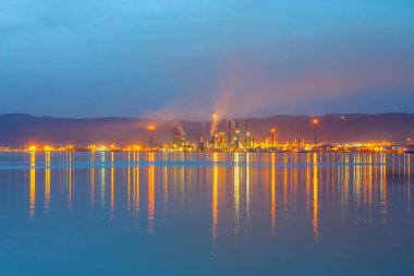 Türkiye Petrol Rafinerileri veya kısaca TPRA, 1983 Batman, zmir, İzmit 'teki dört kamu petrol rafinerisi ile Kirikkale şirketini birleştirerek bir çatı olarak kuruldu.
