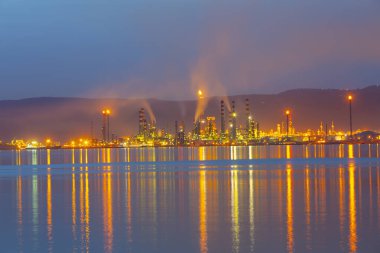 Türkiye Petrol Rafinerileri veya kısaca TPRA, 1983 Batman, zmir, İzmit 'teki dört kamu petrol rafinerisi ile Kirikkale şirketini birleştirerek bir çatı olarak kuruldu.