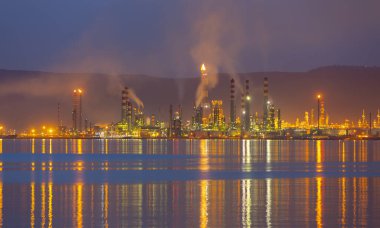 Türkiye Petrol Rafinerileri veya kısaca TPRA, 1983 Batman, zmir, İzmit 'teki dört kamu petrol rafinerisi ile Kirikkale şirketini birleştirerek bir çatı olarak kuruldu.