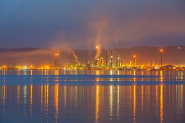 Türkiye Petrol Rafinerileri veya kısaca TPRA, 1983 Batman, zmir, İzmit 'teki dört kamu petrol rafinerisi ile Kirikkale şirketini birleştirerek bir çatı olarak kuruldu.