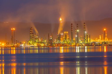 Türkiye Petrol Rafinerileri veya kısaca TPRA, 1983 Batman, zmir, İzmit 'teki dört kamu petrol rafinerisi ile Kirikkale şirketini birleştirerek bir çatı olarak kuruldu.