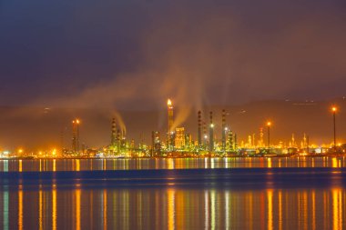 Türkiye Petrol Rafinerileri veya kısaca TPRA, 1983 Batman, zmir, İzmit 'teki dört kamu petrol rafinerisi ile Kirikkale şirketini birleştirerek bir çatı olarak kuruldu.