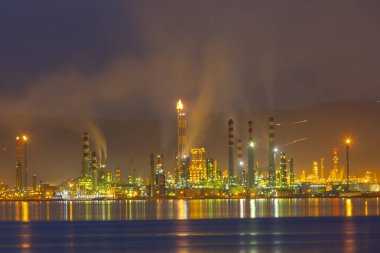 Türkiye Petrol Rafinerileri veya kısaca TPRA, 1983 Batman, zmir, İzmit 'teki dört kamu petrol rafinerisi ile Kirikkale şirketini birleştirerek bir çatı olarak kuruldu.