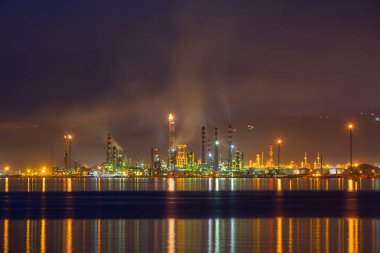 Türkiye Petrol Rafinerileri veya kısaca TPRA, 1983 Batman, zmir, İzmit 'teki dört kamu petrol rafinerisi ile Kirikkale şirketini birleştirerek bir çatı olarak kuruldu.