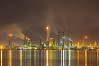 Türkiye Petrol Rafinerileri veya kısaca TPRA, 1983 Batman, zmir, İzmit 'teki dört kamu petrol rafinerisi ile Kirikkale şirketini birleştirerek bir çatı olarak kuruldu.