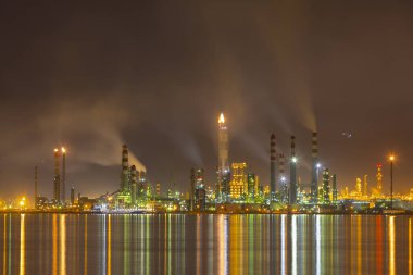 Türkiye Petrol Rafinerileri veya kısaca TPRA, 1983 Batman, zmir, İzmit 'teki dört kamu petrol rafinerisi ile Kirikkale şirketini birleştirerek bir çatı olarak kuruldu.