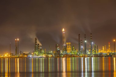 Türkiye Petrol Rafinerileri veya kısaca TPRA, 1983 Batman, zmir, İzmit 'teki dört kamu petrol rafinerisi ile Kirikkale şirketini birleştirerek bir çatı olarak kuruldu.