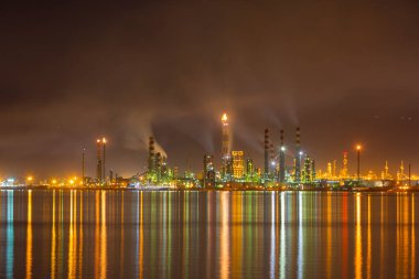 Türkiye Petrol Rafinerileri veya kısaca TPRA, 1983 Batman, zmir, İzmit 'teki dört kamu petrol rafinerisi ile Kirikkale şirketini birleştirerek bir çatı olarak kuruldu.