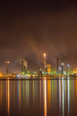 Türkiye Petrol Rafinerileri veya kısaca TPRA, 1983 Batman, zmir, İzmit 'teki dört kamu petrol rafinerisi ile Kirikkale şirketini birleştirerek bir çatı olarak kuruldu.