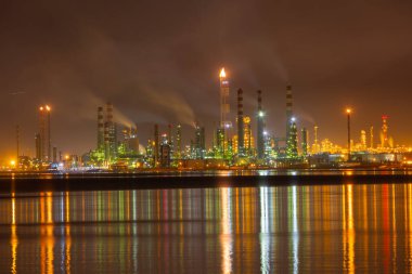 Türkiye Petrol Rafinerileri veya kısaca TPRA, 1983 Batman, zmir, İzmit 'teki dört kamu petrol rafinerisi ile Kirikkale şirketini birleştirerek bir çatı olarak kuruldu.