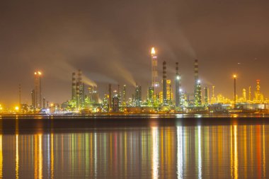 Türkiye Petrol Rafinerileri veya kısaca TPRA, 1983 Batman, zmir, İzmit 'teki dört kamu petrol rafinerisi ile Kirikkale şirketini birleştirerek bir çatı olarak kuruldu.