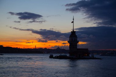 Maiden 's Tower, Salacak açıklarında, Marmara Denizi' ne yakın küçük bir adaya inşa edilmiş bir yapıdır. Efsanelere konu olan, çeşitli söylentilerin anlatıldığı yer..
