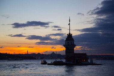 Maiden 's Tower, Salacak açıklarında, Marmara Denizi' ne yakın küçük bir adaya inşa edilmiş bir yapıdır. Efsanelere konu olan, çeşitli söylentilerin anlatıldığı yer..