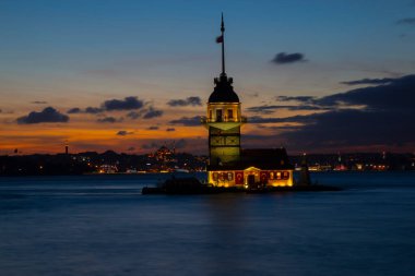 Maiden 's Tower, Salacak açıklarında, Marmara Denizi' ne yakın küçük bir adaya inşa edilmiş bir yapıdır. Efsanelere konu olan, çeşitli söylentilerin anlatıldığı yer..