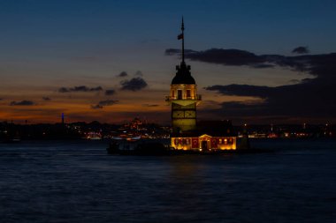 Maiden 's Tower, Salacak açıklarında, Marmara Denizi' ne yakın küçük bir adaya inşa edilmiş bir yapıdır. Efsanelere konu olan, çeşitli söylentilerin anlatıldığı yer..