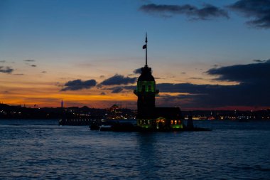 Bakire Kulesi, Salacak açıklarında, Boğaz açıklarında küçük bir adacık üzerine inşa edilmiş bir yapıdır.,