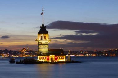 Bakire Kulesi, Salacak açıklarında, Boğaz açıklarında küçük bir adacık üzerine inşa edilmiş bir yapıdır.,