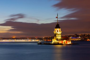 Bakire Kulesi, Salacak açıklarında, Boğaz açıklarında küçük bir adacık üzerine inşa edilmiş bir yapıdır.,