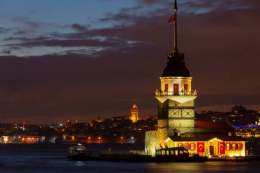 Bakire Kulesi, Salacak açıklarında, Boğaz açıklarında küçük bir adacık üzerine inşa edilmiş bir yapıdır.,
