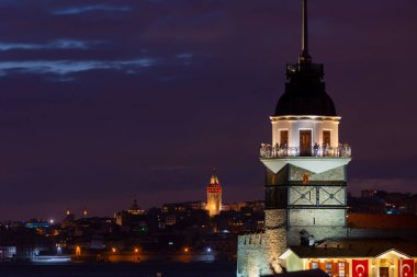 Bakire Kulesi, Salacak açıklarında, Boğaz açıklarında küçük bir adacık üzerine inşa edilmiş bir yapıdır.,