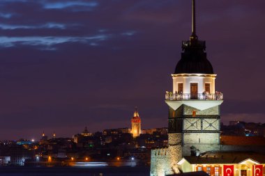 Bakire Kulesi, Salacak açıklarında, Boğaz açıklarında küçük bir adacık üzerine inşa edilmiş bir yapıdır.,