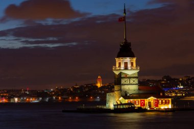 Bakire Kulesi, Salacak açıklarında, Boğaz açıklarında küçük bir adacık üzerine inşa edilmiş bir yapıdır.,