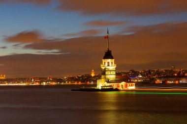 Bakire Kulesi, Salacak açıklarında, Boğaz açıklarında küçük bir adacık üzerine inşa edilmiş bir yapıdır.,