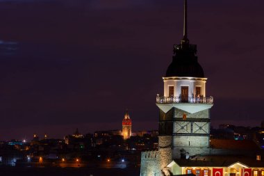 Bakire Kulesi, Salacak açıklarında, Boğaz açıklarında küçük bir adacık üzerine inşa edilmiş bir yapıdır.,